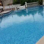 Anna Hotel *