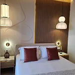 Anna Hotel *