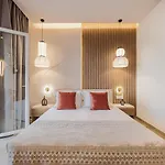 Anna Hotel *