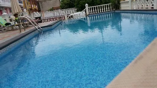 Anna Hotel *